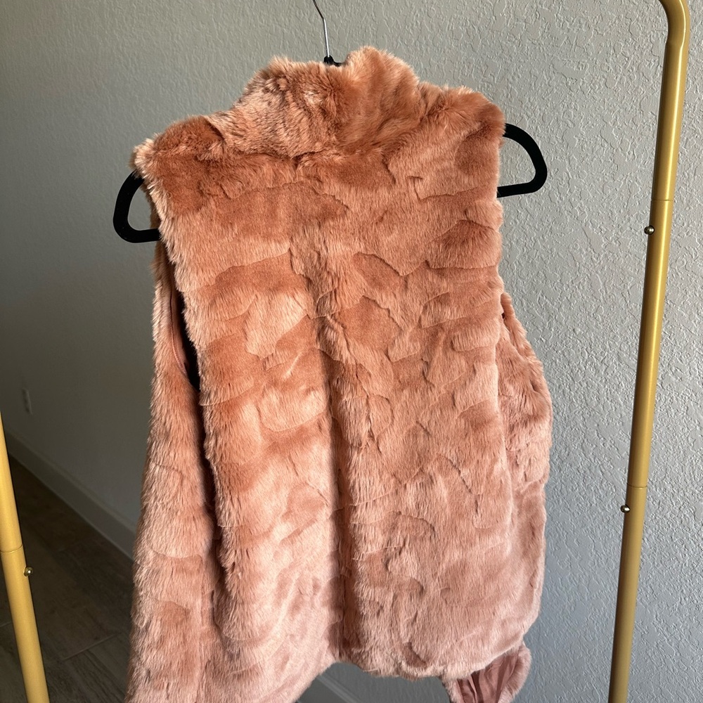 Faux Fur Vest in Pink - Picture 2 of 6